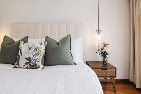 Apartment, 4 Bedrooms, Non Smoking | Iron/ironing board, WiFi (free)