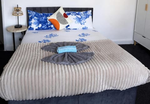 2 bedrooms, WiFi (free), bed sheets