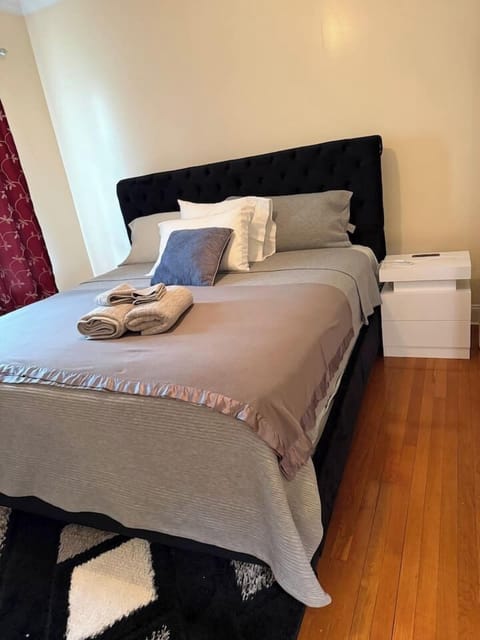 Beautiful king Bedroom with new linen