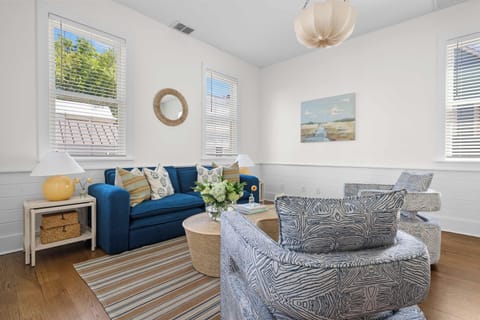 A large, inviting living room with plenty of space for the whole group to gather and unwind together!