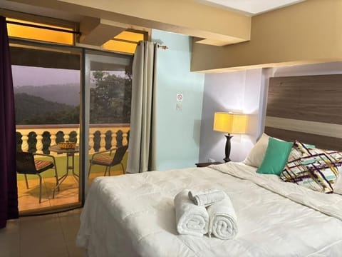 Morne Anglais | In-room safe, iron/ironing board, WiFi (free)