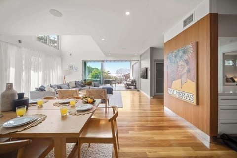 Modern three level duplex located just a short walk from Alexandra Headland Beach