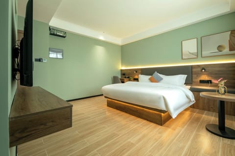 Superior Double Room, City View | Premium bedding, down comforters, desk, laptop workspace