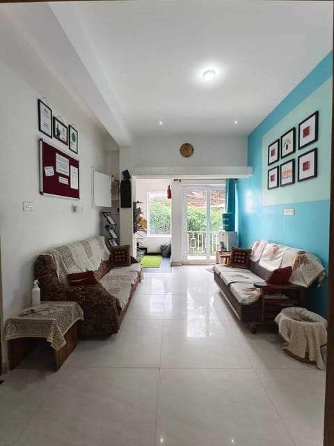 Standard Room | Living area