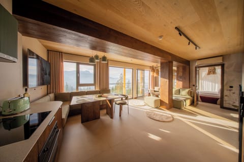 Luxury Apartment, Air conditioning, Mountain View | Interior