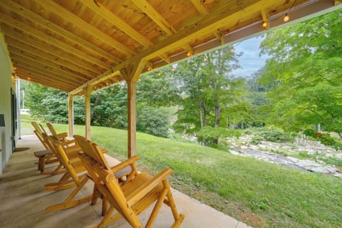 Elk Park Vacation Rental | 2BR | 2BA | 1,600 Sq Ft | Step-Free Entry