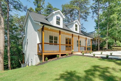 Helen Vacation Rental | 3BR | 3BA | 1,800 Sq Ft