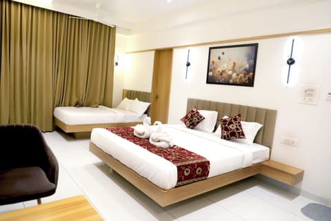 Super Deluxe Room | Desk, laptop workspace, WiFi (free)