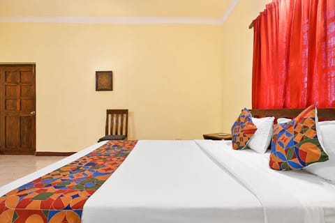Egyptian cotton sheets, premium bedding, in-room safe, desk