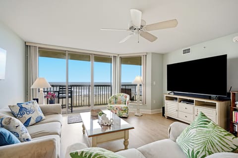 Emerald Cove 4A - Living Area with Private Balcony