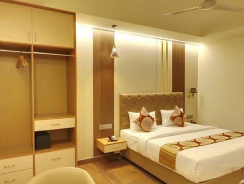 Deluxe Double Room, City View | WiFi (free)