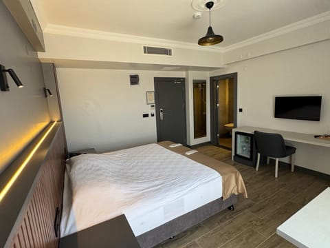 Standard Double Room, Balcony, City View | In-room safe, desk, laptop workspace, WiFi (free)