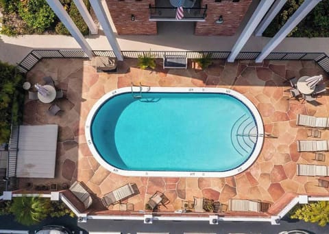 Outdoor swimming pool