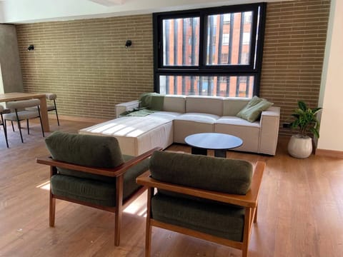 Superior Double Room, Balcony, City View | Living area
