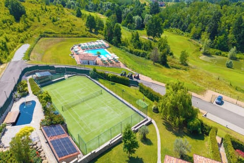 Tennis court
