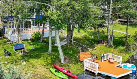 Lakefront Retreat for a perfect getaway: comfort, views, and all the essentials 