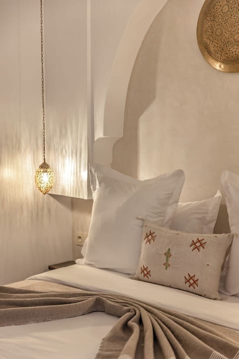 WiFi (free), bed sheets