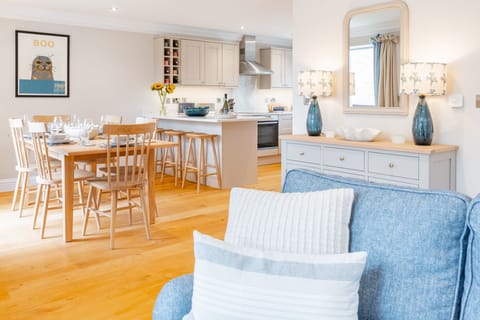 Pebbles, Thornham: Accented with quality furnishing and tasteful design, and just moments from award-winning pubs, a renowned deli and spectacular coastal walks