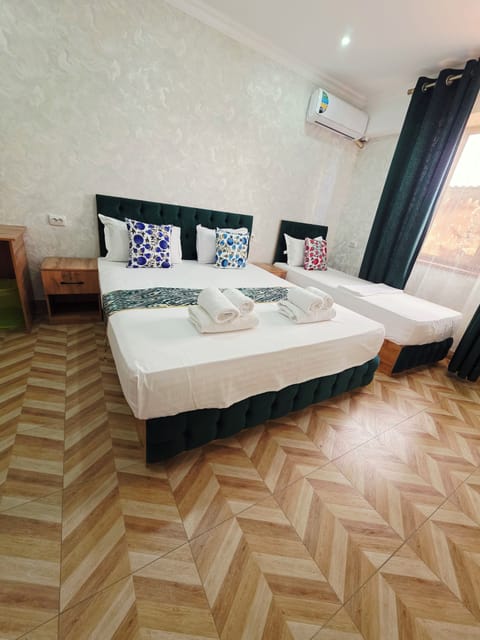 Family Triple Room | Desk, laptop workspace, WiFi (free)