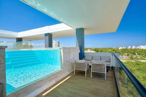 SeaSide RoofTop Pool