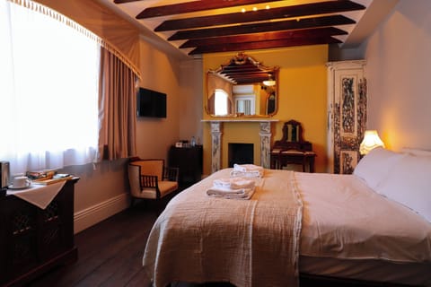 Standard Double Room | Desk, iron/ironing board, WiFi (free)