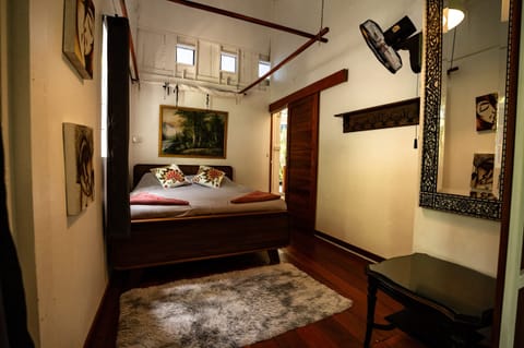 Traditional House, Garden View | In-room safe, WiFi (free), bed sheets