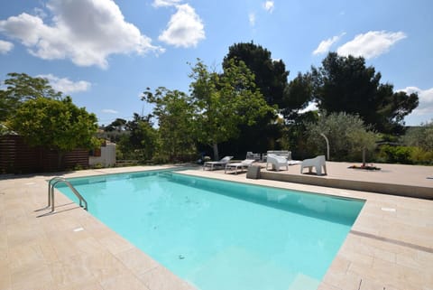 Autumn, Balcony / Terrace / Patio, Garden, Pool, Spring, Summer