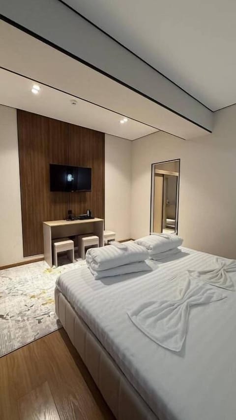 Standard Double Room, City View | Desk, WiFi (free)