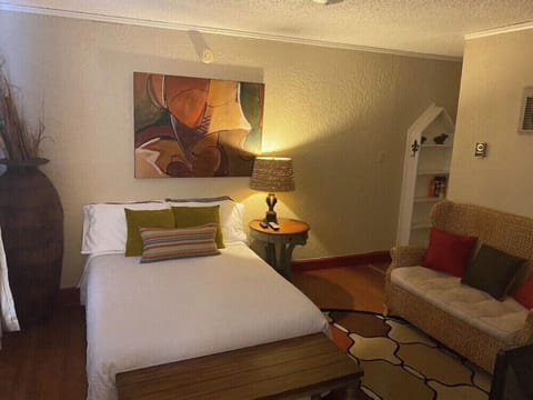 Living/Sleeping Area