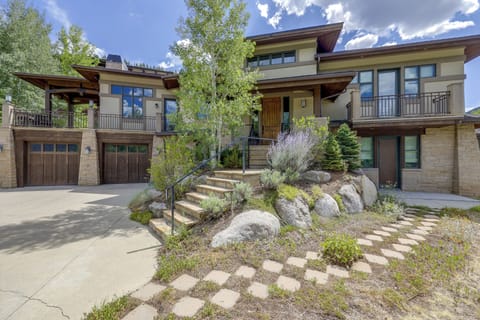 Avon Vacation Rental | 4BR | 4.5BA | 4,000 Sq Ft