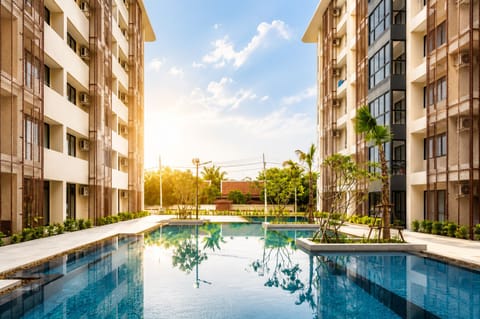 5 outdoor pools