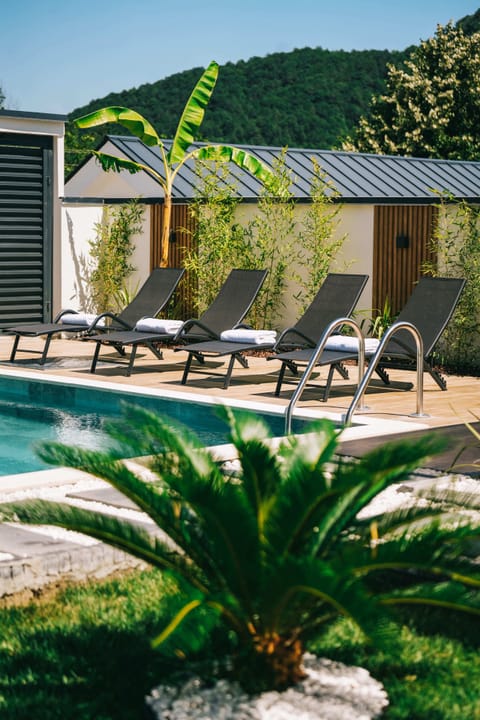 Luxury Bungalow | Pool | Outdoor pool