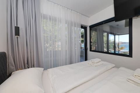 2 bedrooms, iron/ironing board, WiFi (free), bed sheets