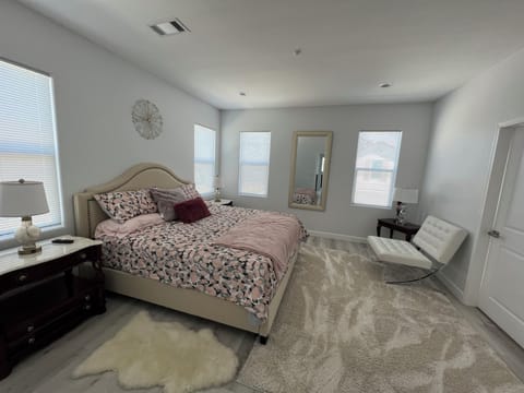 3 bedrooms, iron/ironing board, WiFi