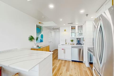 Condo, Multiple Beds (Sunbird 402E- Sandy Feet Retreat) | Private kitchen