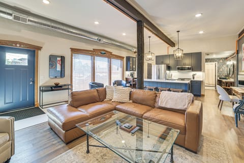 Apartment (3 Bedrooms) | Front of property