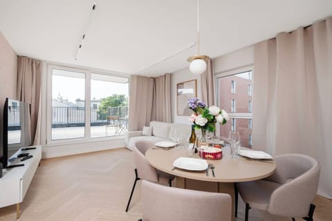 Modern Apartment in Łódź City Center with Terrace & Parking | RENTUJEMY.COM