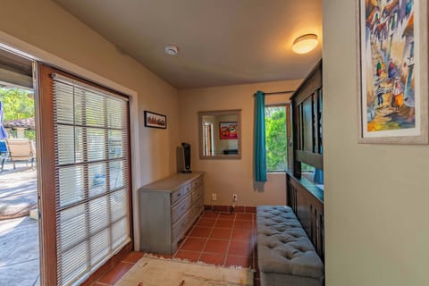House, Multiple Beds, Pool Access, Pool View (San Antonio Estate) | Interior