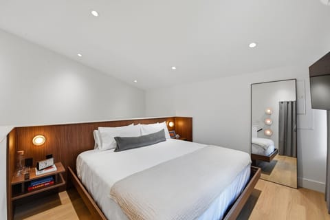 Sink into premium linens and a king bed made for sleeping in. Your private retreat at the end of a day exploring Fort Worth.