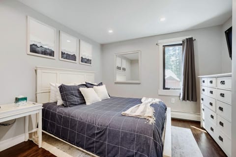 Condo, 2 Bedrooms | 2 bedrooms, iron/ironing board, WiFi (free)