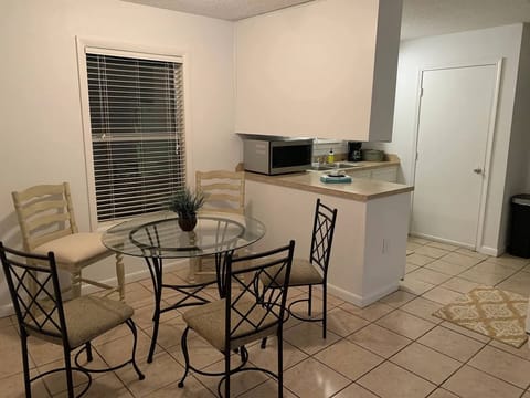 House, 3 Bedrooms, Accessible, Balcony | Dining room