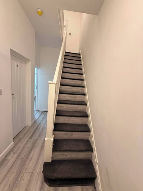 House, 4 Bedrooms | Interior