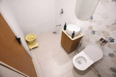 Shower, soap, shampoo