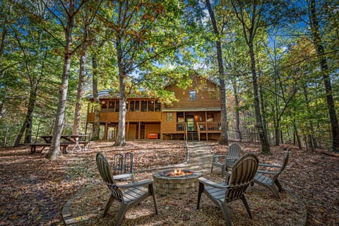 The back yard offers plenty of space for relaxation & play​