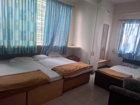 Five Bed Non AC Room | WiFi (free)