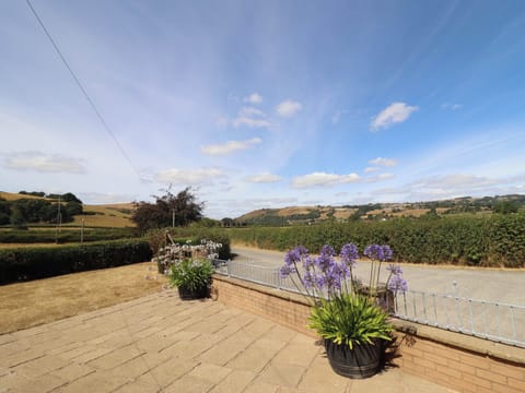 Cottage | Property grounds