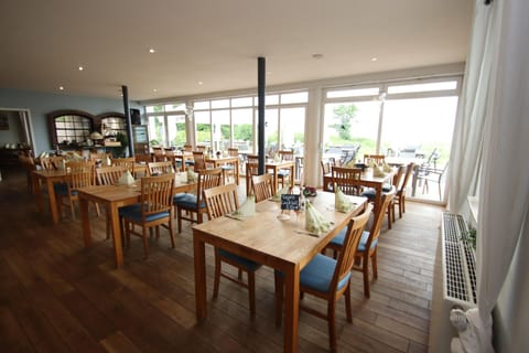Apartment | Dining