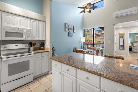 Condo, 1 King Bed with Sofa bed, Garden View (Wailea Ekahi 52D) | Private kitchen | Coffee/tea maker