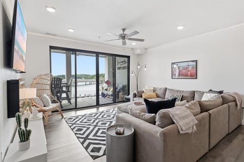 Condo, Multiple Beds (1065Topsider 408) | Living area | Fireplace