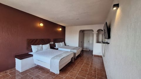 Family Room | WiFi (free), bed sheets